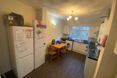 4 bedroom terraced house to rent, Colum Place, Cathays , Cardiff