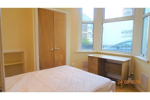 7 bedroom terraced house to rent - Mackintosh Place, Roath , Cardiff