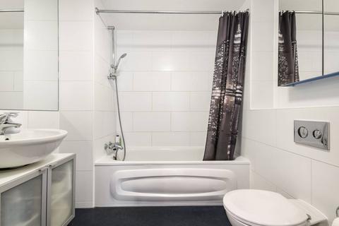 2 bedroom flat for sale, Walworth Road, Elephant and Castle, London, SE1