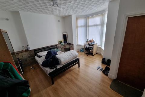 4 bedroom flat to rent - Wyverne Road, Cathays, Cardiff