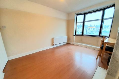 2 bedroom flat for sale, Watford Way, Mill Hill, London, ., NW7 4RT