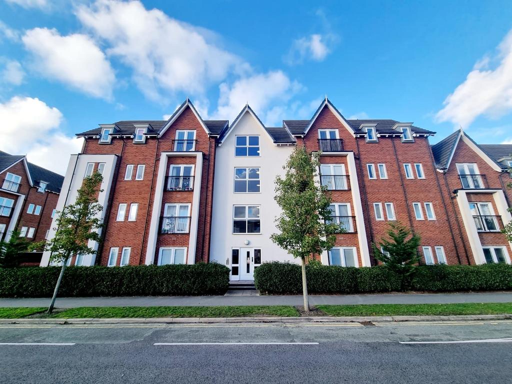 Orleans Court, Chapelford, Warrington, WA5 2 bed flat to rent £950