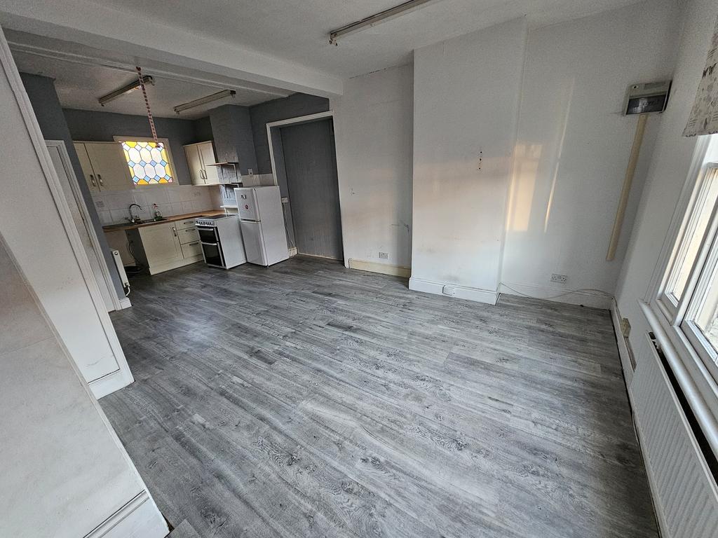 Living Room / Bedroom