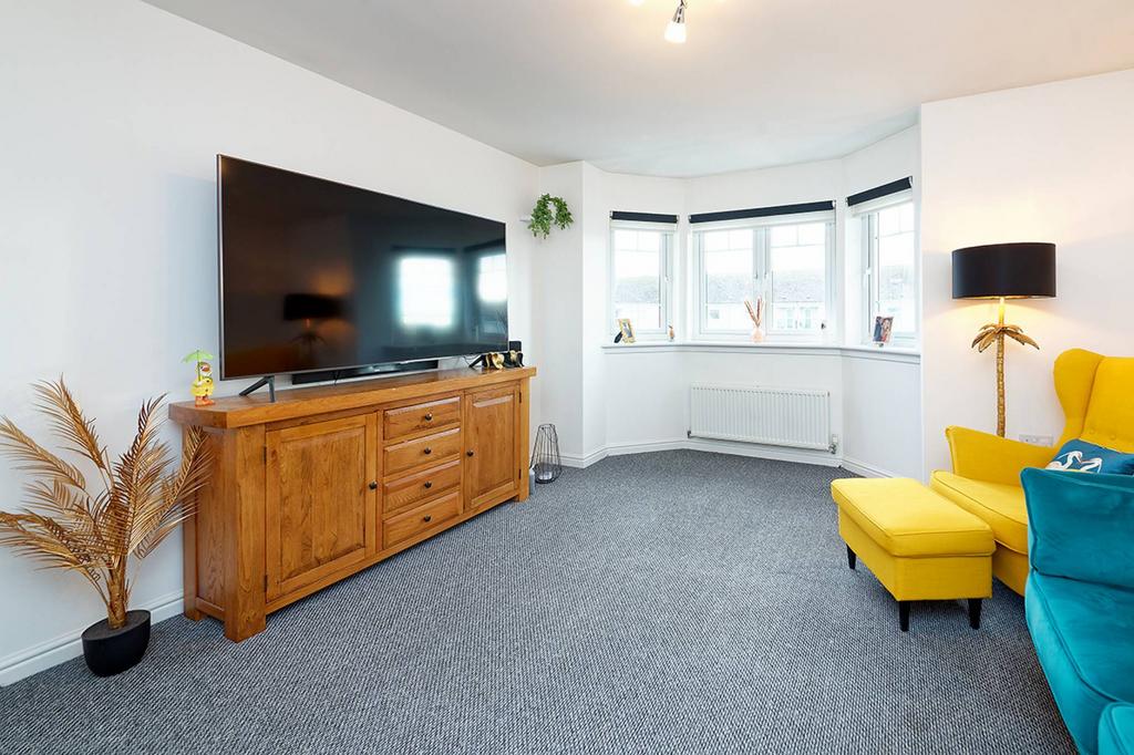 2/2 959 Gartloch Road, Craigend, Glasgow, G33 5EZ 2 bed flat for sale