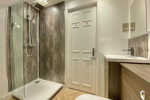 Flat D, 58 West Overcliff Drive, Bournemouth, BH4 8AB