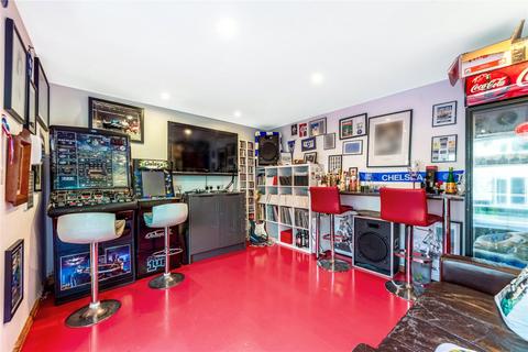 81 Amherst Drive, Orpington, BR5 2ES