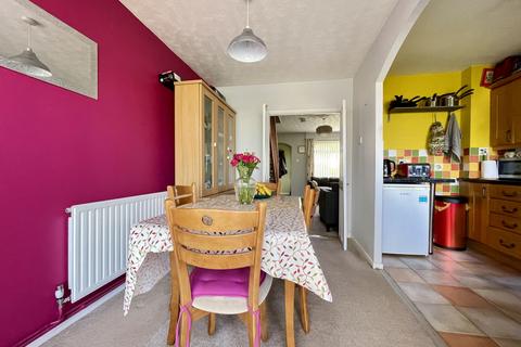 16 Hawthorn Way, Alphington, Exeter, EX2 8YT
