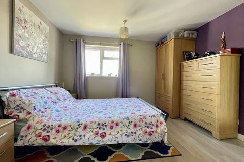 16 Hawthorn Way, Alphington, Exeter, EX2 8YT