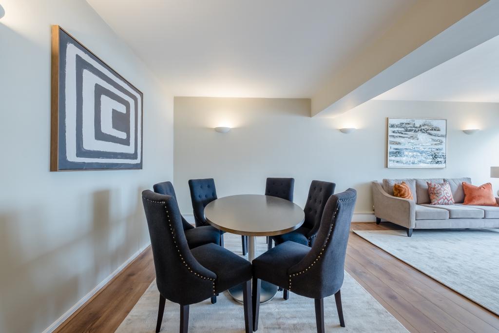8476230-Interior6