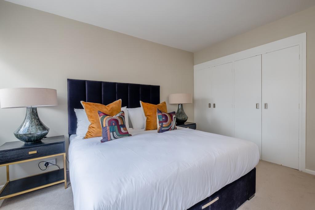 8476230-Interior21