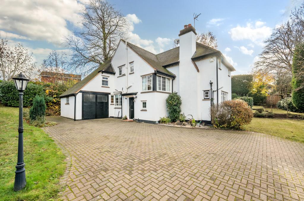 The Crescent, Farnborough, Hampshire... 4 bed detached house £850,000