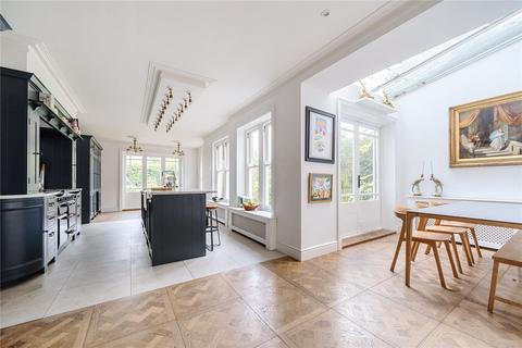14 Ravenscroft Park, Barnet, EN5 4ND