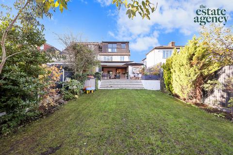 66 Beresford Road, London, E4 6EF