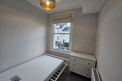 2 bedroom flat to rent, Calthorpe Road