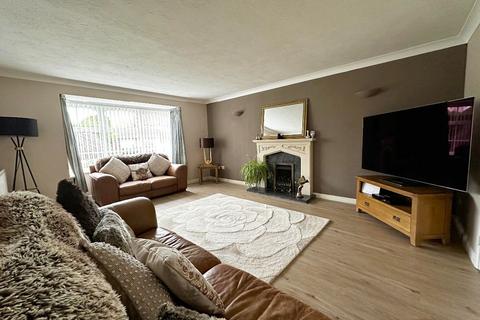 4 bedroom detached house for sale - The Peacocks, Warwick