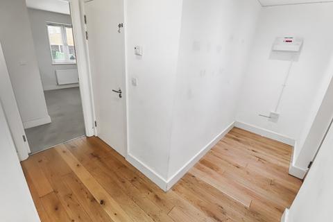 Flat 1, 2 Cheshunt Road, Belvedere, DA17 5JB