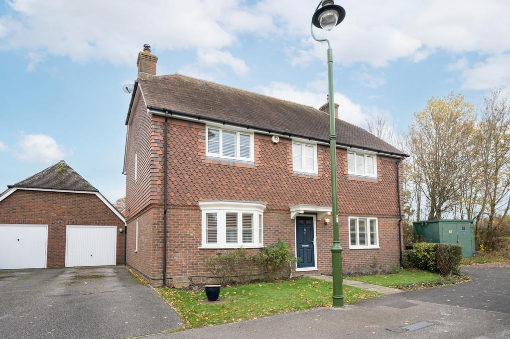 Luxford Way, Billingshurst 5 bed detached house for sale £675,000