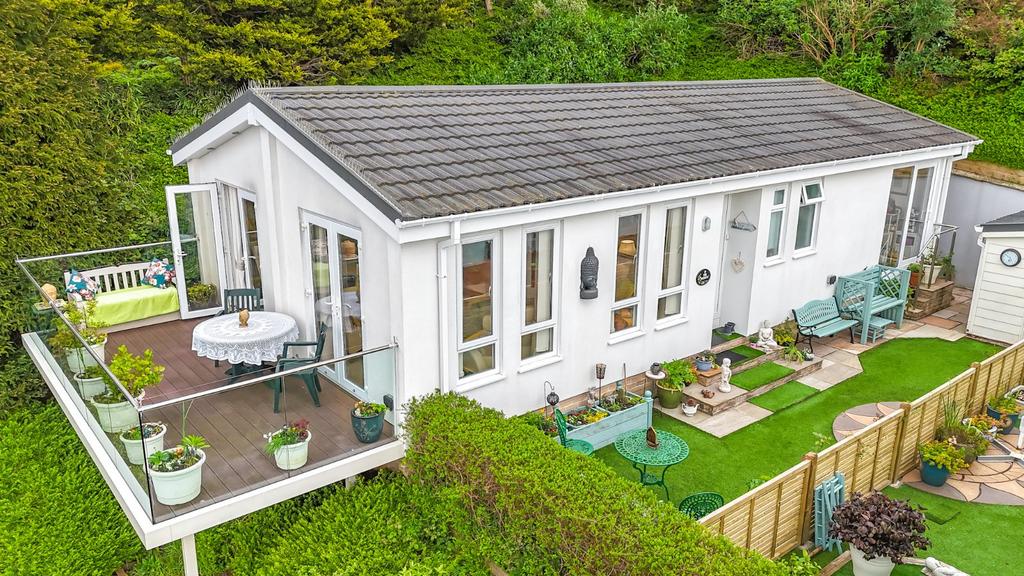 Sandbanks, Walton Bay, Clevedon... 2 bed property for sale £265,000
