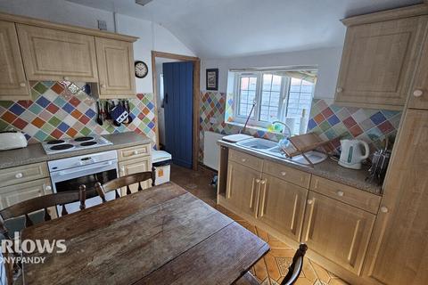 79 Charles Street, Tonypandy, CF40 2AW