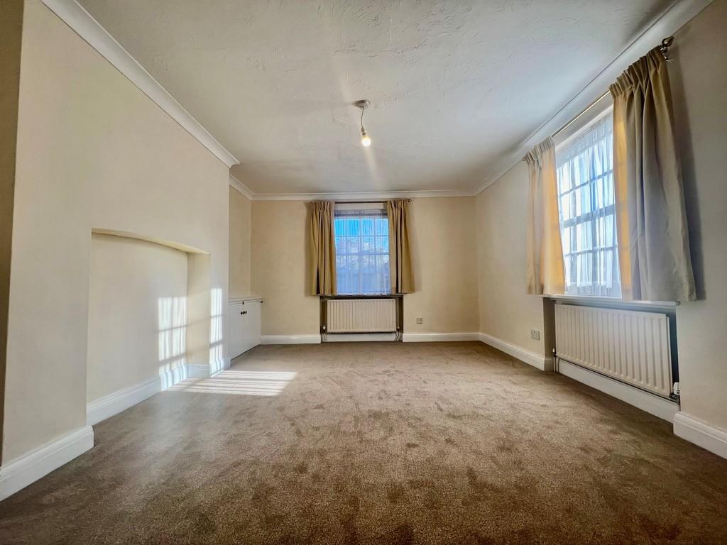 Pinner Hill Farm, Pinner Hill Road HA5 4 bed farm house £2,400 pcm (£