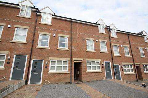 4 bedroom terraced house to rent - Blue Fox Close, West End, Leicester, LE3