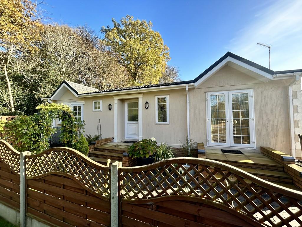 Oak Tree Farm, Juggins Lane, Earlswood 2 bed mobile home for sale £