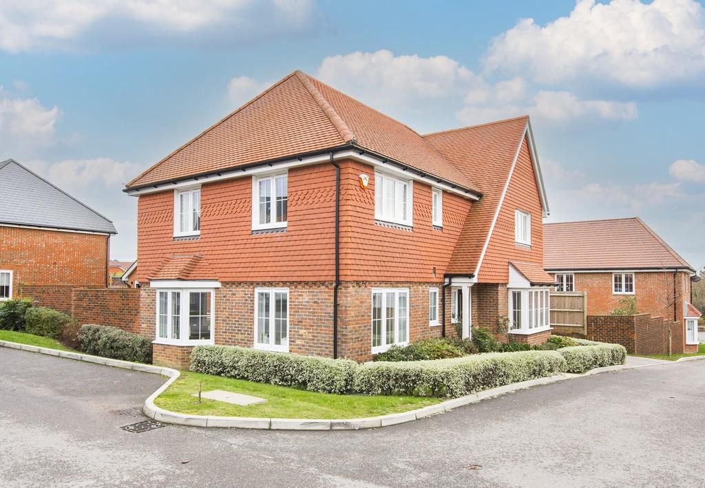 The Mallards, Crowborough 4 bed detached house for sale £680,000