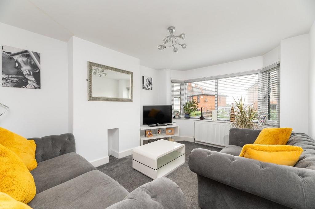 Sunnydale Crescent, Otley, West Yorkshire, LS21 3 bed semidetached