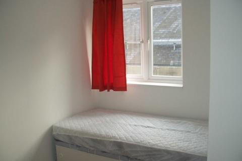 2 bedroom flat to rent, Ellis Street, Hulme, Manchester, M15