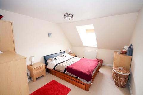 2 bedroom apartment to rent, Lynmouth Road, Swindon SN2