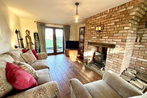 3 bedroom terraced house for sale - The Chestnuts, Hinton-in-the-Hedges