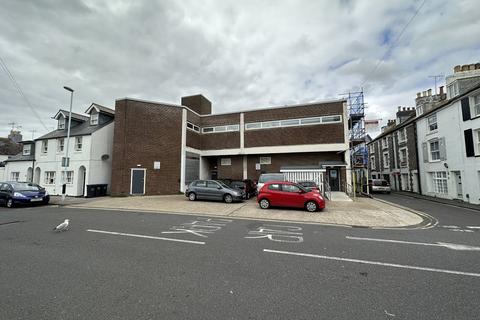 Retail property (high street) to rent, Worthing BN11