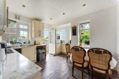 undefined, East Meads, Guildford