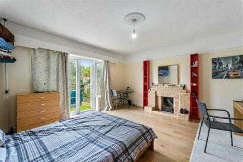 undefined, East Meads, Guildford