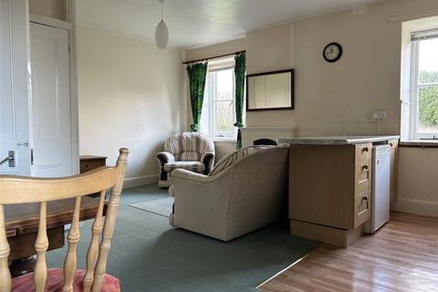 3 bedroom apartment to rent, Thurloxton, Taunton, TA2