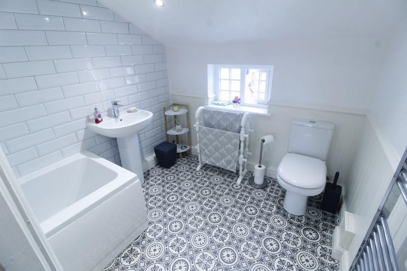 Stylish Bathroom/WC