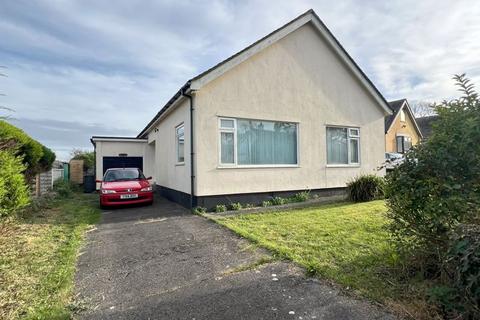 3 bedroom detached bungalow for sale - Benllech, Isle of Anglesey