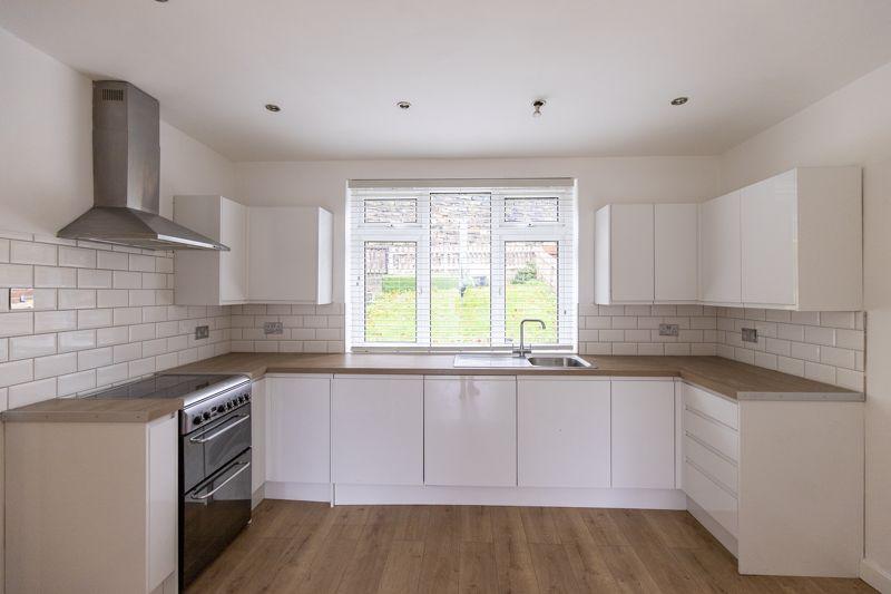 10 Norland View, Sowerby Bridge, HX6 2BB 4 bed end of terrace house for