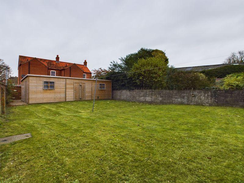 Rear garden/workshop