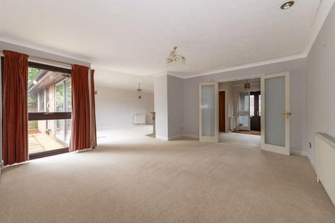 3 bedroom bungalow for sale - Belfry Orchard, Uckfield