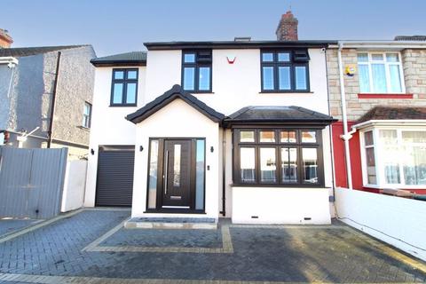 6 bedroom end of terrace house for sale - Maryport Road, Luton