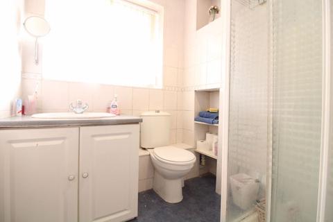 3 bedroom terraced house for sale, Dawlish Road, Luton