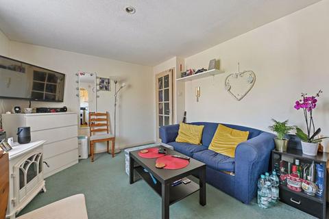 1 bedroom apartment for sale, Chartwell Close, Greenford