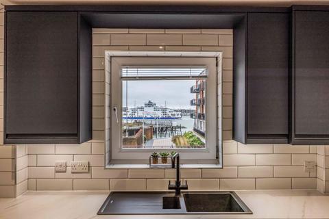2 bedroom apartment for sale - Arethusa House, Gunwharf Quays