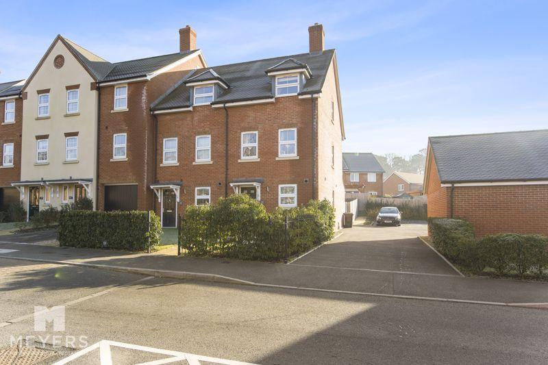 Paddocks Way, Ferndown BH22 4 bed townhouse for sale £450,000