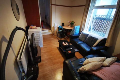 4 bedroom house to rent - Dogfield Street, Cathays, Cardiff