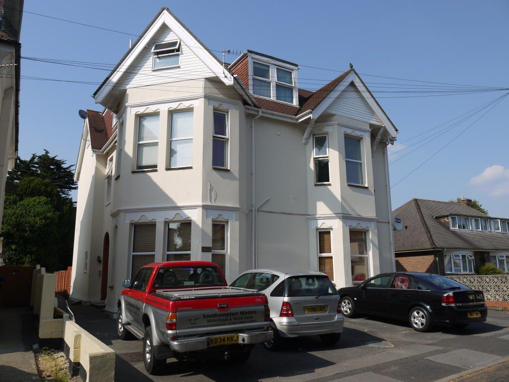Glen Road, Bournemouth, 1 bed flat to rent £845 pcm (£195 pw)