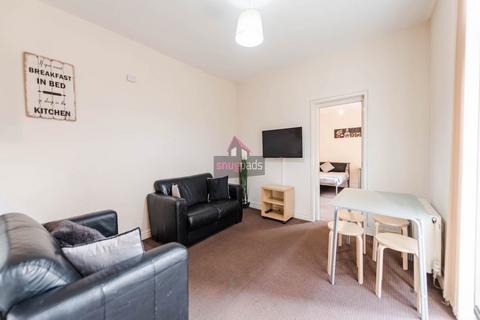 6 bedroom house share to rent, Carlton Road, Salford,