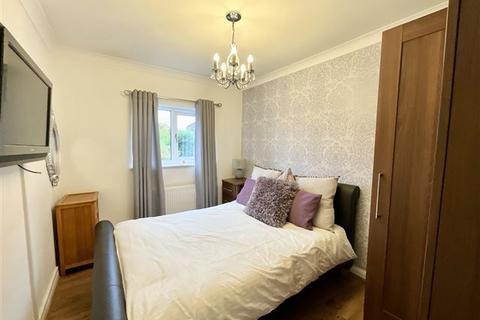 1 bedroom flat for sale - Hoveringham Court, Swallownest, Sheffield, S26 4PA