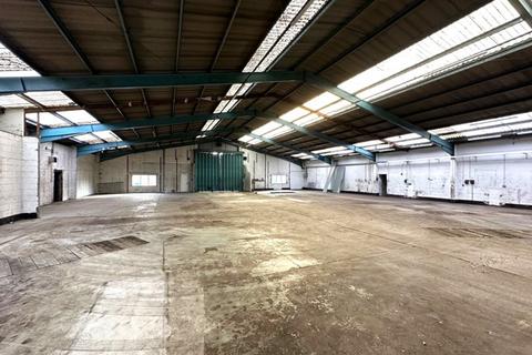 Warehouse to rent - 36 Bates Road, Harold Wood, Romford, Essex, RM3